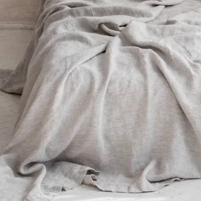 MaisonPure linnen lakens in lucht blauw – superzacht Frans linnen voor elk seizoen